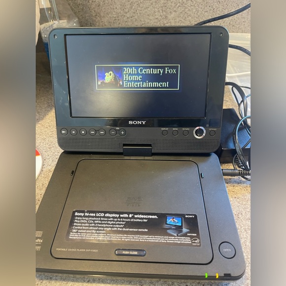 Sony Portable Audio & Video Sony Portable Dvd Player With Charger